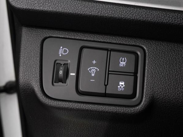 Hyundai Solaris II с пробегом 2018 года, цена 1 349 000 рублей, 155199 км, седан, Автокод Объявления