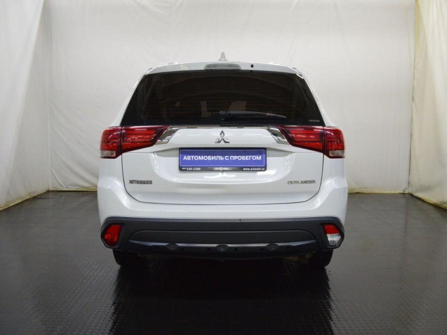 Mitsubishi Outlander III Рестайлинг 2 Санкт-Петербург  - изображение 6