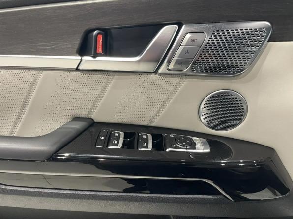 Kia Mohave I Рестайлинг 2 с пробегом 2023 года, цена 5 450 000 рублей, 43276 км, внедорожник, Автокод Объявления