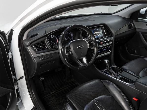 Hyundai Sonata VII (LF) Рестайлинг с пробегом 2019 года, цена 2 049 000 рублей, 71697 км, седан, Автокод Объявления