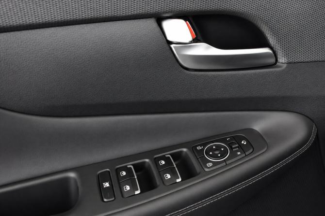 Hyundai Santa Fe IV с пробегом 2019 года, цена 3 000 000 рублей, 43478 км, внедорожник, Автокод Объявления