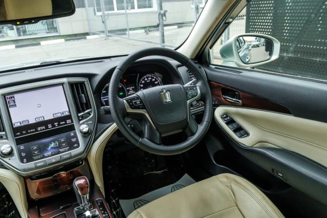 Toyota Crown XIV (S210) с пробегом 2014 года, цена 1 775 000 рублей, 285369 км, седан, Автокод Объявления