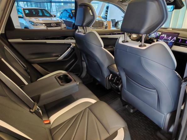 Geely Atlas II с пробегом 2025 года, цена 3 390 000 рублей, 3794 км, внедорожник, Автокод Объявления