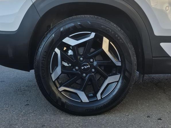 Kia Seltos I Рестайлинг с пробегом 2024 года, цена 2 550 000 рублей, 21000 км, внедорожник, Автокод Объявления