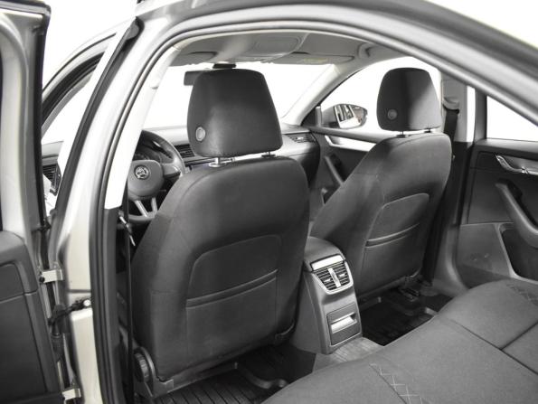 Skoda Octavia III (A7) Рестайлинг с пробегом 2019 года, цена 1 415 200 рублей, 210244 км, лифтбек, Автокод Объявления