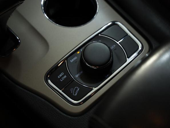 Jeep Grand Cherokee IV (WK2) Рестайлинг с пробегом 2014 года, цена 1 499 000 рублей, 370885 км, внедорожник, Автокод Объявления