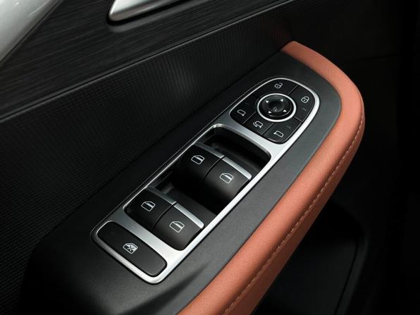 Omoda C5 I с пробегом 2023 года, цена 2 066 800 рублей, 52584 км, внедорожник, Автокод Объявления