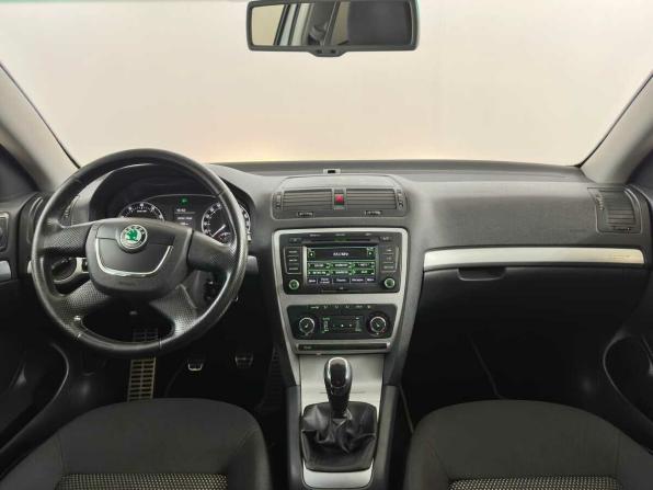 Skoda Octavia II (A5) Рестайлинг с пробегом 2012 года, цена 1 035 000 рублей, 311445 км, универсал, Автокод Объявления
