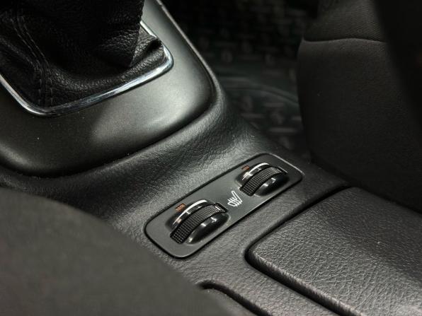Toyota Avensis II Рестайлинг с пробегом 2006 года, цена 819 900 рублей, 301000 км, седан, Автокод Объявления