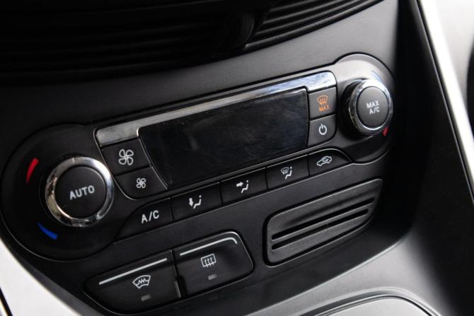 Ford Kuga II с пробегом 2013 года, цена 1 299 000 рублей, 142210 км, внедорожник, Автокод Объявления