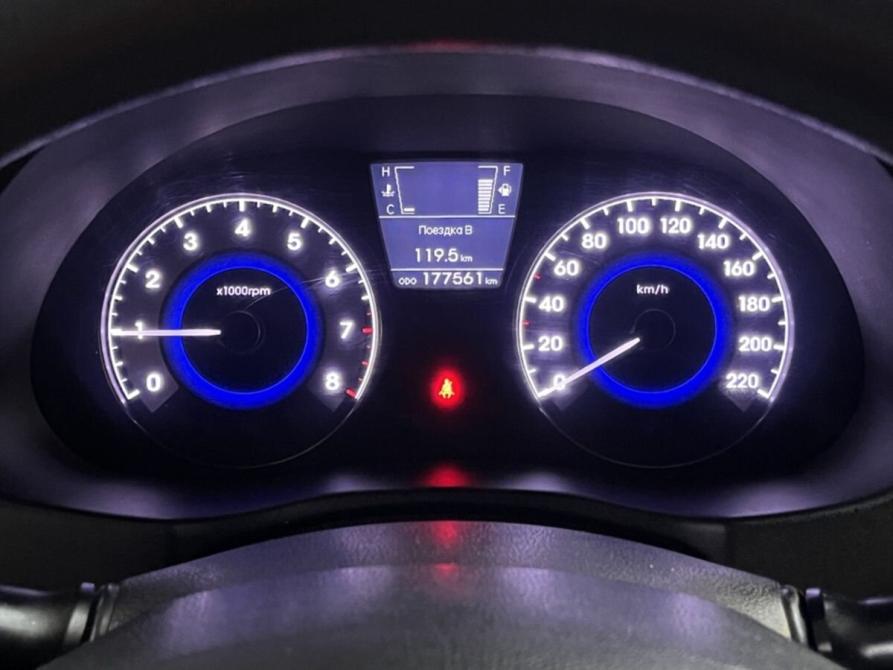 Hyundai Solaris I Курск  - изображение 11
