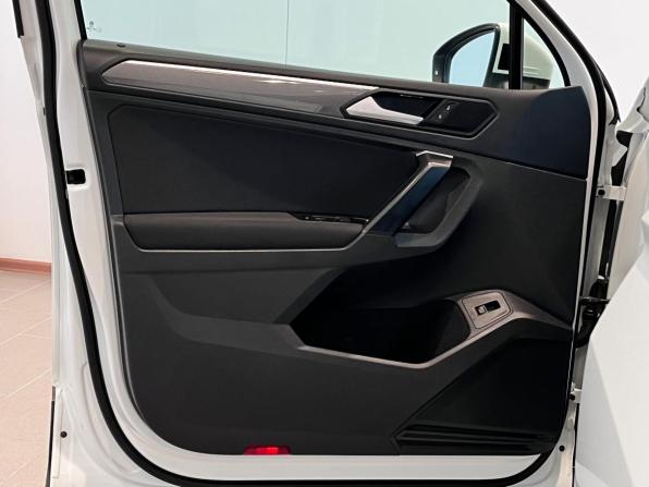Volkswagen Tiguan II с пробегом 2019 года, цена 2 990 000 рублей, 129306 км, внедорожник, Автокод Объявления