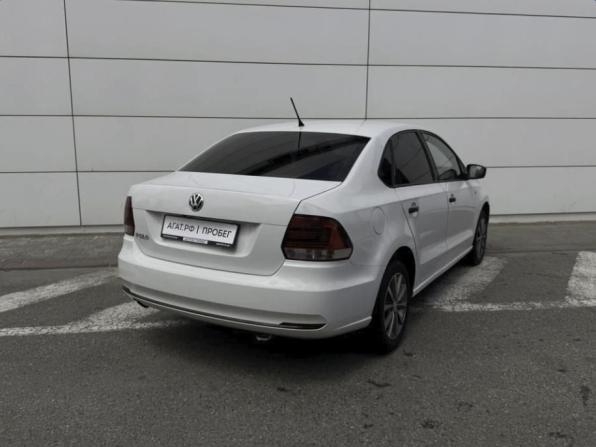 Volkswagen Polo V Рестайлинг с пробегом 2016 года, цена 930 000 рублей, 240188 км, седан, Автокод Объявления