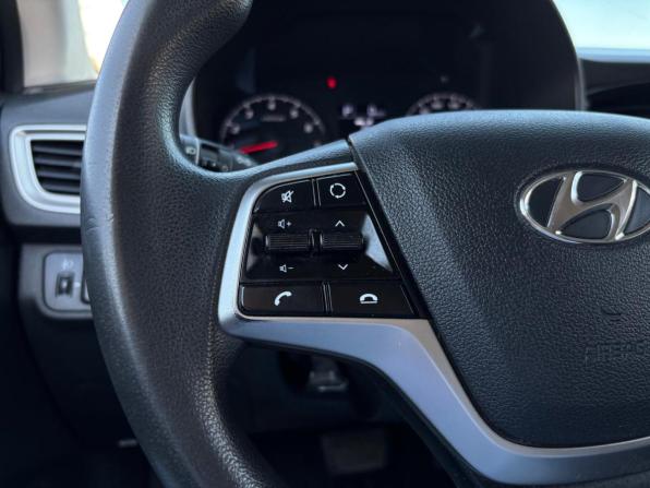 Hyundai Solaris II Рестайлинг с пробегом 2021 года, цена 1 730 000 рублей, 71150 км, седан, Автокод Объявления