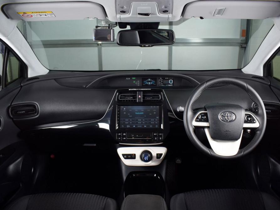 Toyota Prius IV (XW50) Кемерово  - изображение 9