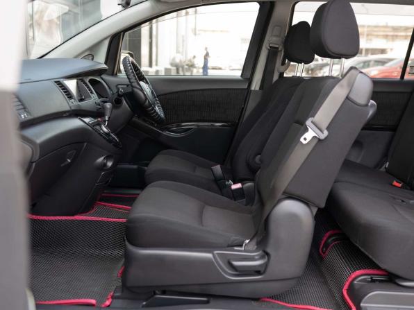 Toyota ISis I Рестайлинг с пробегом 2012 года, цена 1 350 000 рублей, 134000 км, компактвэн, Автокод Объявления