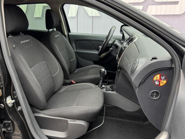 Renault Sandero II Рестайлинг с пробегом 2020 года, цена 1 179 000 рублей, 96499 км, хэтчбек, Автокод Объявления