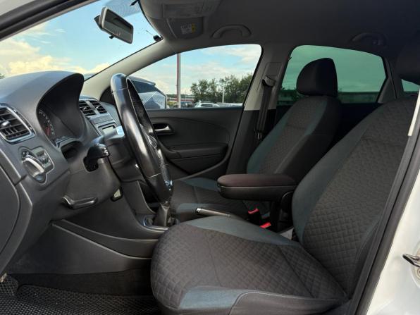 Volkswagen Polo V Рестайлинг с пробегом 2020 года, цена 1 460 000 рублей, 76668 км, седан, Автокод Объявления