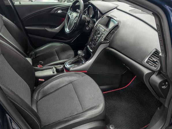 Opel Astra J с пробегом 2010 года, цена 879 900 рублей, 225298 км, хэтчбек, Автокод Объявления
