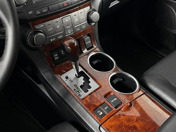Toyota Highlander II (XU40) Рестайлинг с пробегом 2012 года, цена 2 250 500 рублей, 156282 км, внедорожник, Автокод Объявления
