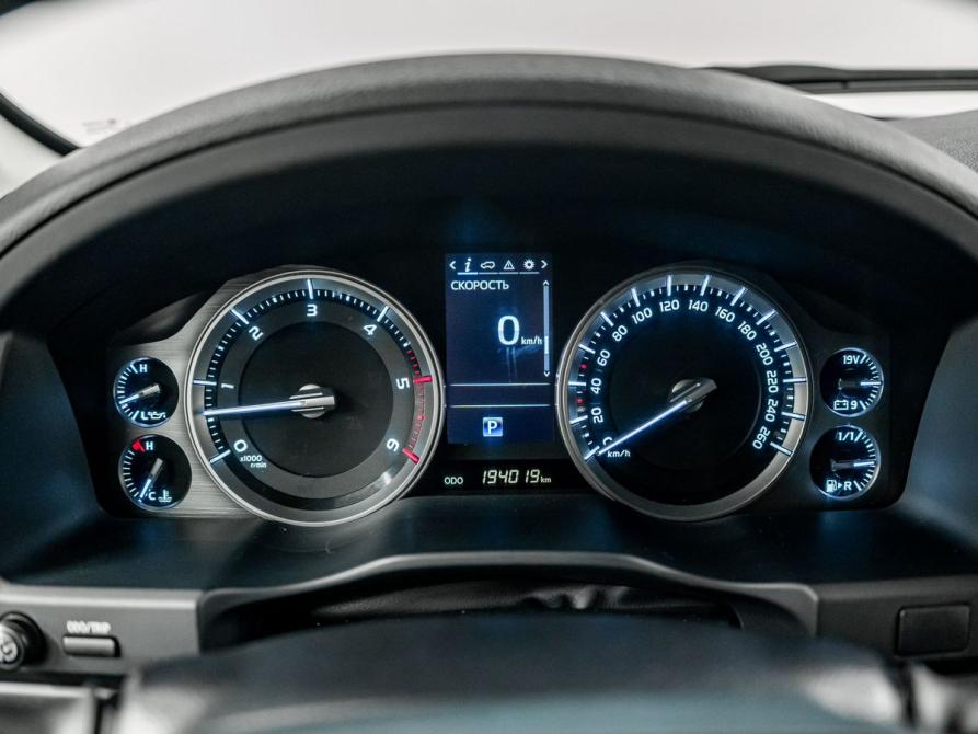 Toyota Land Cruiser 200 Series Рестайлинг 2 Красноярск  - изображение 12