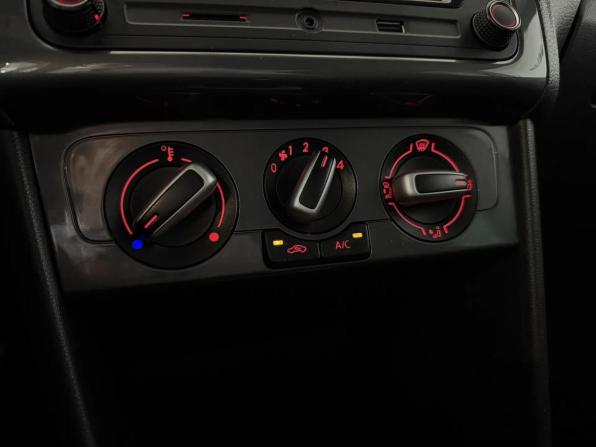 Volkswagen Polo V Рестайлинг с пробегом 2019 года, цена 1 180 000 рублей, 212439 км, седан, Автокод Объявления