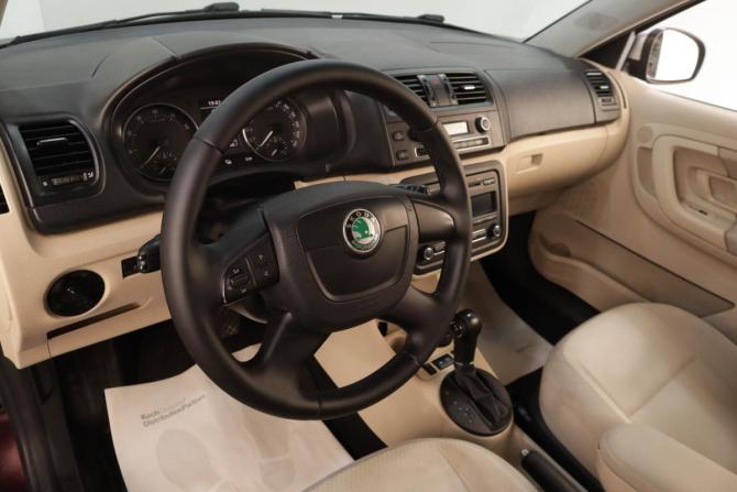 Skoda Fabia II Рестайлинг с пробегом 2011 года, цена 899 000 рублей, 138200 км, хэтчбек, Автокод Объявления