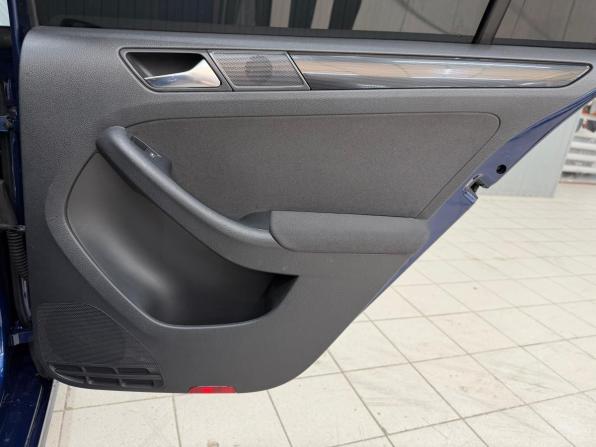 Volkswagen Jetta VI с пробегом 2011 года, цена 999 000 рублей, 157300 км, седан, Автокод Объявления