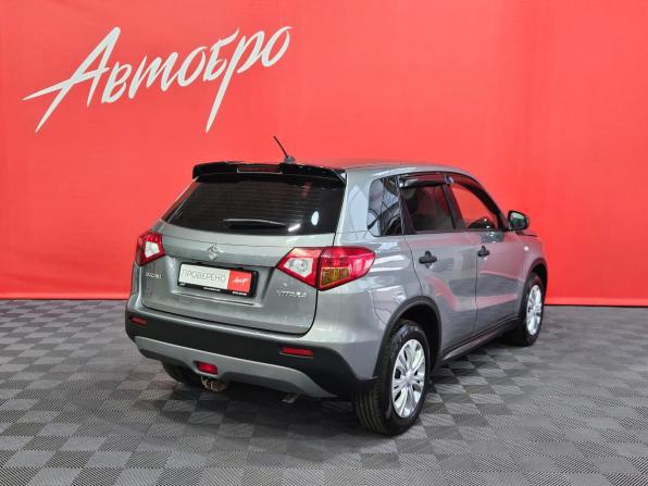 Suzuki Vitara II с пробегом 2018 года, цена 1 655 000 рублей, 111764 км, внедорожник, Автокод Объявления