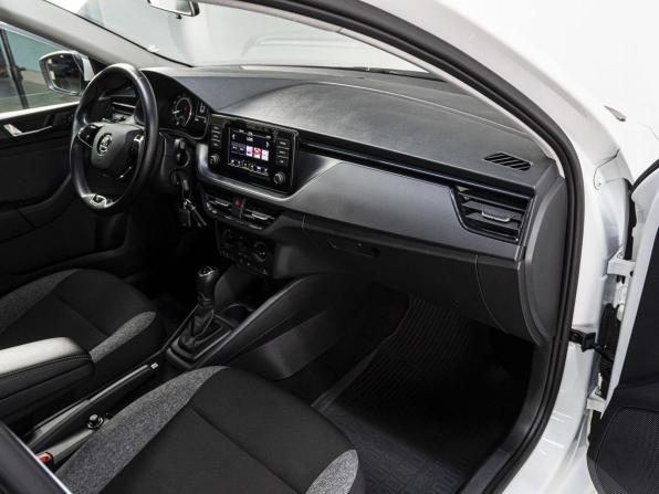 Skoda Rapid II с пробегом 2021 года, цена 1 690 000 рублей, 39102 км, лифтбек, Автокод Объявления