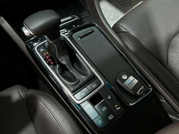 Kia Optima IV Рестайлинг с пробегом 2019 года, цена 2 190 000 рублей, 96427 км, седан, Автокод Объявления