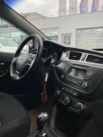 Kia Ceed II с пробегом 2014 года, цена 929 000 рублей, 180000 км, универсал, Автокод Объявления