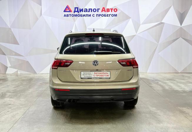 Volkswagen Tiguan II с пробегом 2020 года, цена 2 590 000 рублей, 101540 км, внедорожник, Автокод Объявления