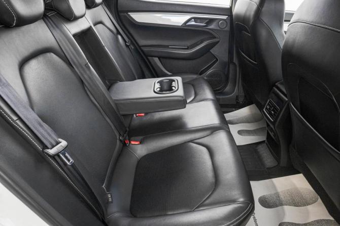 JAC J7 I с пробегом 2023 года, цена 1 699 000 рублей, 105000 км, лифтбек, Автокод Объявления