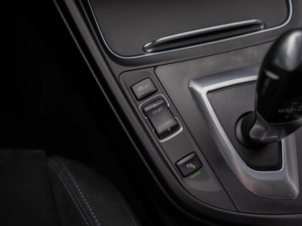 BMW 3 серии VI (F3x) Рестайлинг с пробегом 2016 года, цена 2 359 000 рублей, 185681 км, седан, Автокод Объявления
