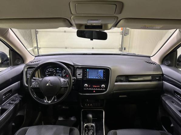 Mitsubishi Outlander III Рестайлинг 3 с пробегом 2021 года, цена 2 570 000 рублей, 42723 км, внедорожник, Автокод Объявления