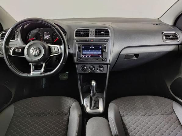 Volkswagen Polo V Рестайлинг с пробегом 2018 года, цена 1 270 000 рублей, 102384 км, седан, Автокод Объявления