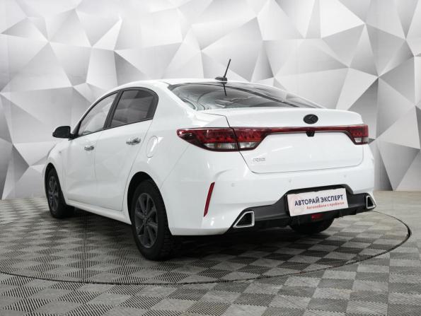 Kia Rio IV Рестайлинг с пробегом 2020 года, цена 1 560 000 рублей, 88395 км, седан, Автокод Объявления