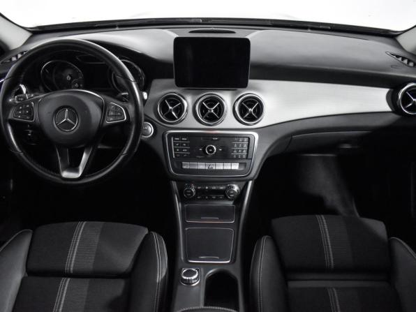 Mercedes-Benz GLA I (X156) Рестайлинг с пробегом 2018 года, цена 2 220 000 рублей, 84001 км, внедорожник, Автокод Объявления