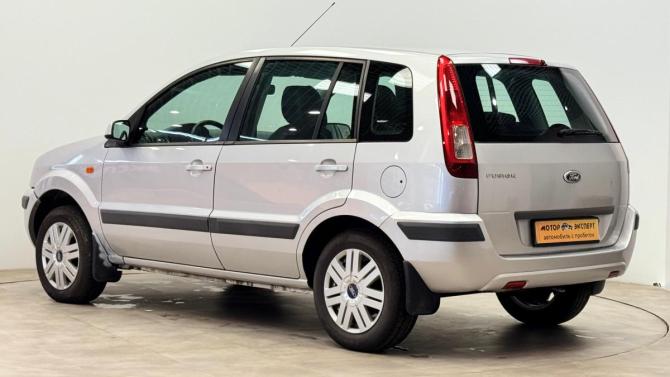 Ford Fusion I Рестайлинг с пробегом 2006 года, цена 375 000 рублей, 143500 км, хэтчбек, Автокод Объявления