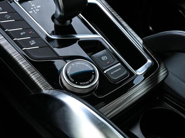 Geely Atlas Pro с пробегом 2024 года, цена 2 370 000 рублей, 37595 км, внедорожник, Автокод Объявления