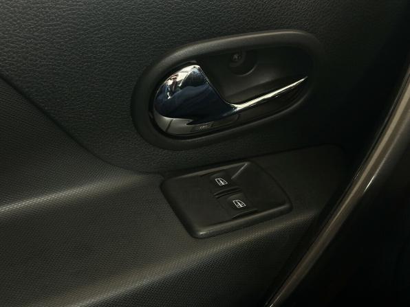 Renault Sandero II Рестайлинг с пробегом 2021 года, цена 1 540 000 рублей, 13566 км, хэтчбек, Автокод Объявления