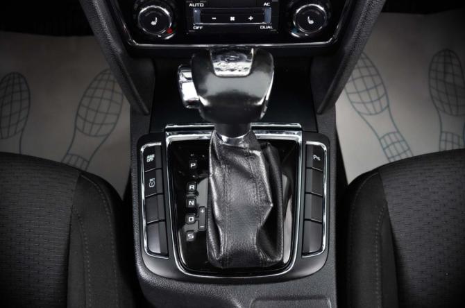 Skoda Superb II с пробегом 2011 года, цена 1 049 000 рублей, 301200 км, лифтбек, Автокод Объявления