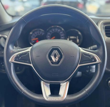 Renault Logan II Рестайлинг с пробегом 2020 года, цена 1 399 000 рублей, 50000 км, седан, Автокод Объявления