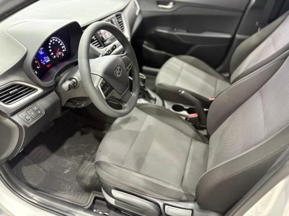 Hyundai Solaris II с пробегом 2017 года, цена 1 389 000 рублей, 88500 км, седан, Автокод Объявления