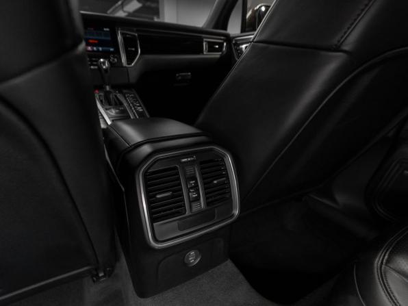 Porsche Macan I с пробегом 2017 года, цена 4 600 000 рублей, 102763 км, внедорожник, Автокод Объявления