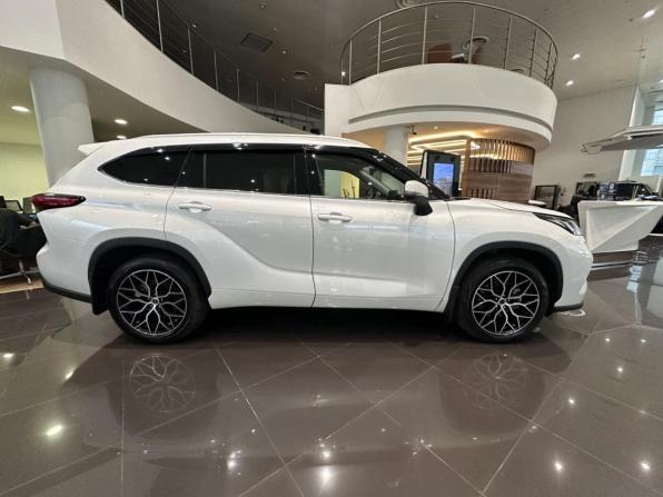 Toyota Highlander IV (XU70) с пробегом 2025 года, цена 4 955 000 рублей, 8601 км, внедорожник, Автокод Объявления