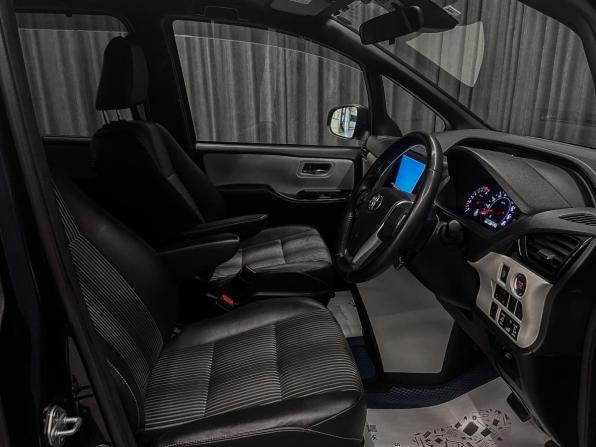 Toyota Noah III (R80) Рестайлинг с пробегом 2019 года, цена 2 150 000 рублей, 65211 км, минивэн, Автокод Объявления