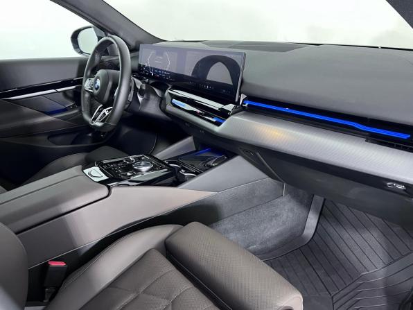 BMW 5 серии VIII (G60/G61/G68) с пробегом 2024 года, цена 6 649 000 рублей, 25237 км, седан, Автокод Объявления