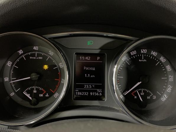 Skoda Superb II Рестайлинг с пробегом 2015 года, цена 1 260 000 рублей, 186231 км, лифтбек, Автокод Объявления